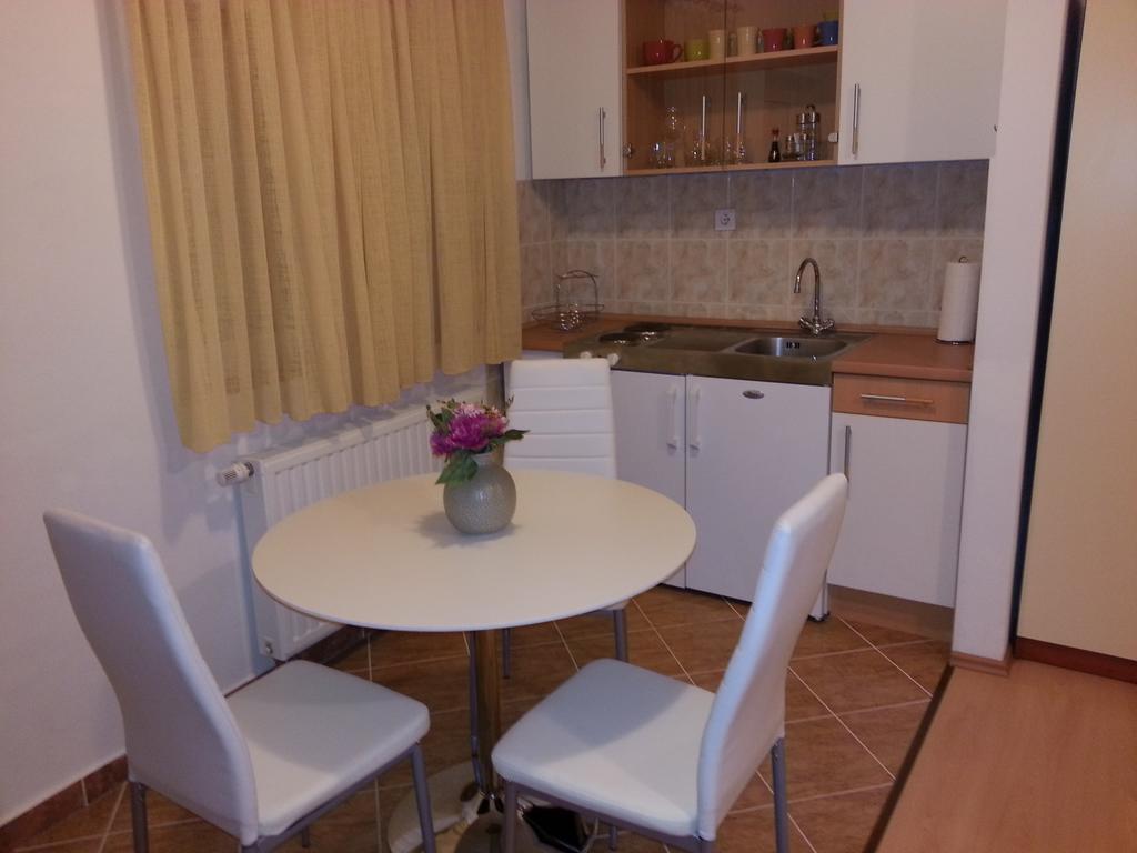 New Studio Apartments Trlaja شيبينيك الغرفة الصورة