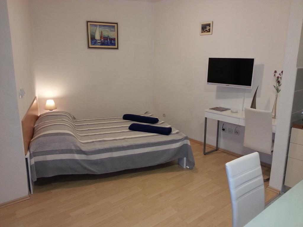 New Studio Apartments Trlaja شيبينيك الغرفة الصورة