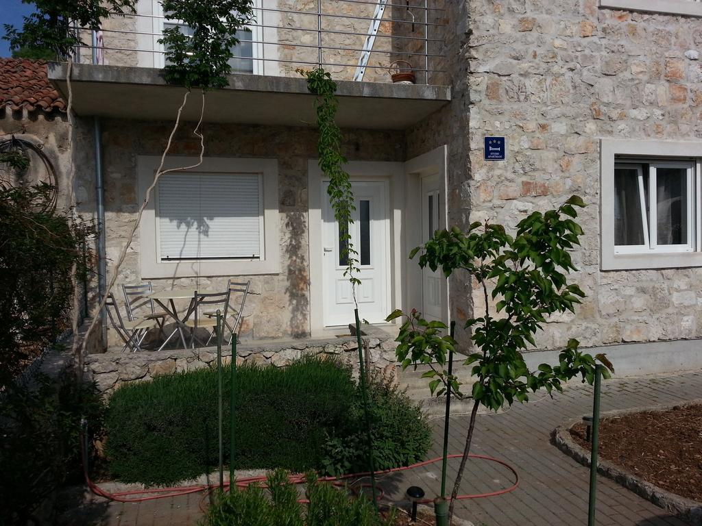 New Studio Apartments Trlaja شيبينيك الغرفة الصورة